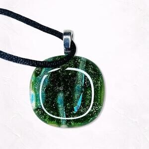 6339. Green Art Glass Necklace